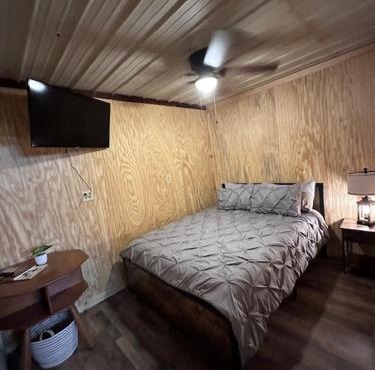 Welcome to the Junction Cabin!
