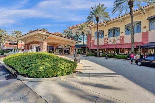 Rustic Retreats Cozy 1BR for 4 guests minutes from Las Olas