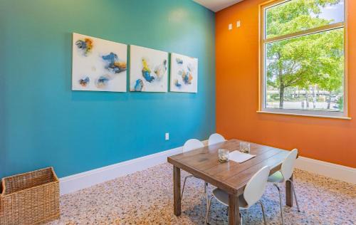 Landing Spectacular 1BD Pool Gym in Fort Myers