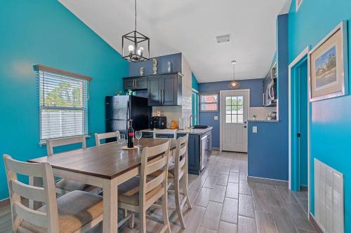 Newly renovated, cozy 2 bedroom