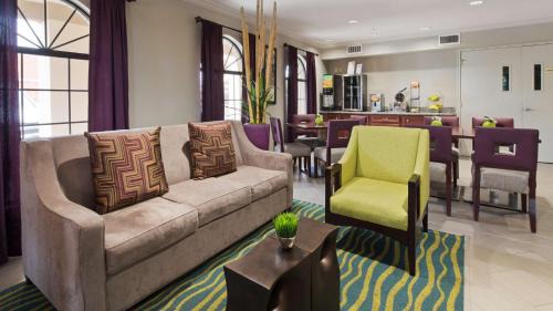 SureStay Hotel by Best Western Deer Park