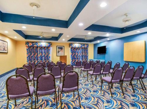 Comfort Suites Tampa - Brandon