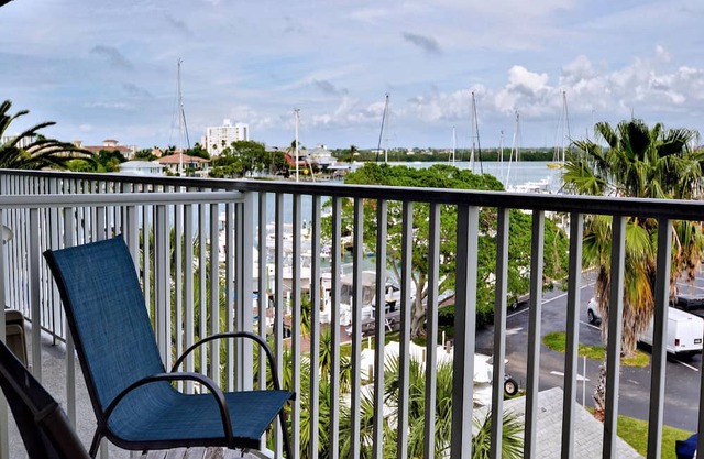 Bayside Condos City Bay 