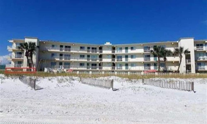 Fort Walton Beach Apartment | Aqua Villa #105 Beachside 2 bedroom condo